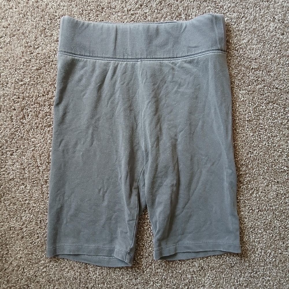 🧚‍♀️Forever 21 Charcoal Biker Shorts Size Medium